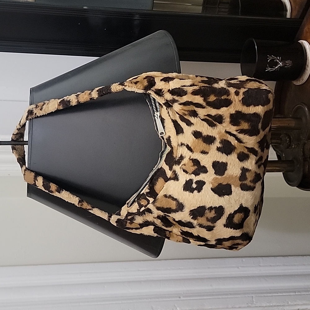 Leopard Print Hat & Bag Ensemble - image 8